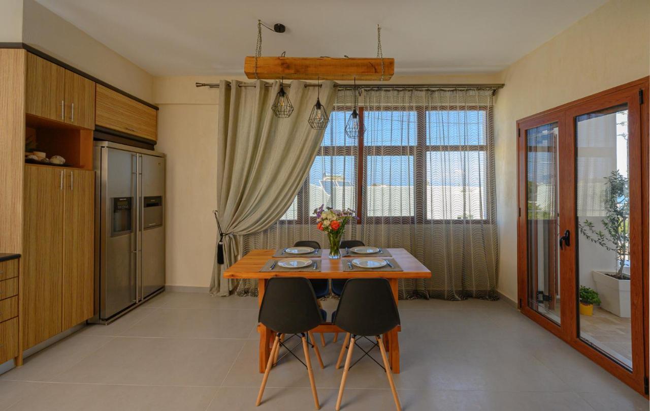 Auster House Santorini Appartement Kamári Buitenkant foto